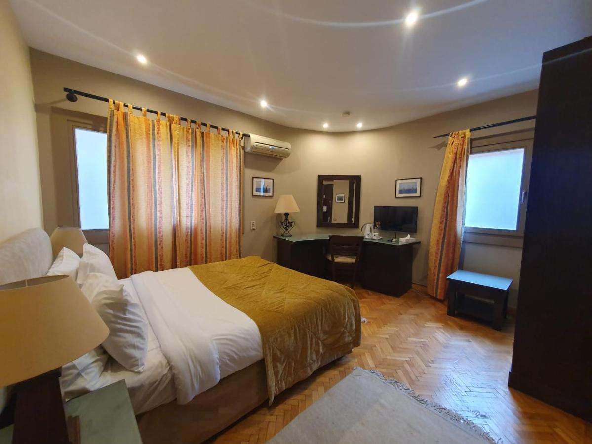 The Cosy In Zamalek Apartment