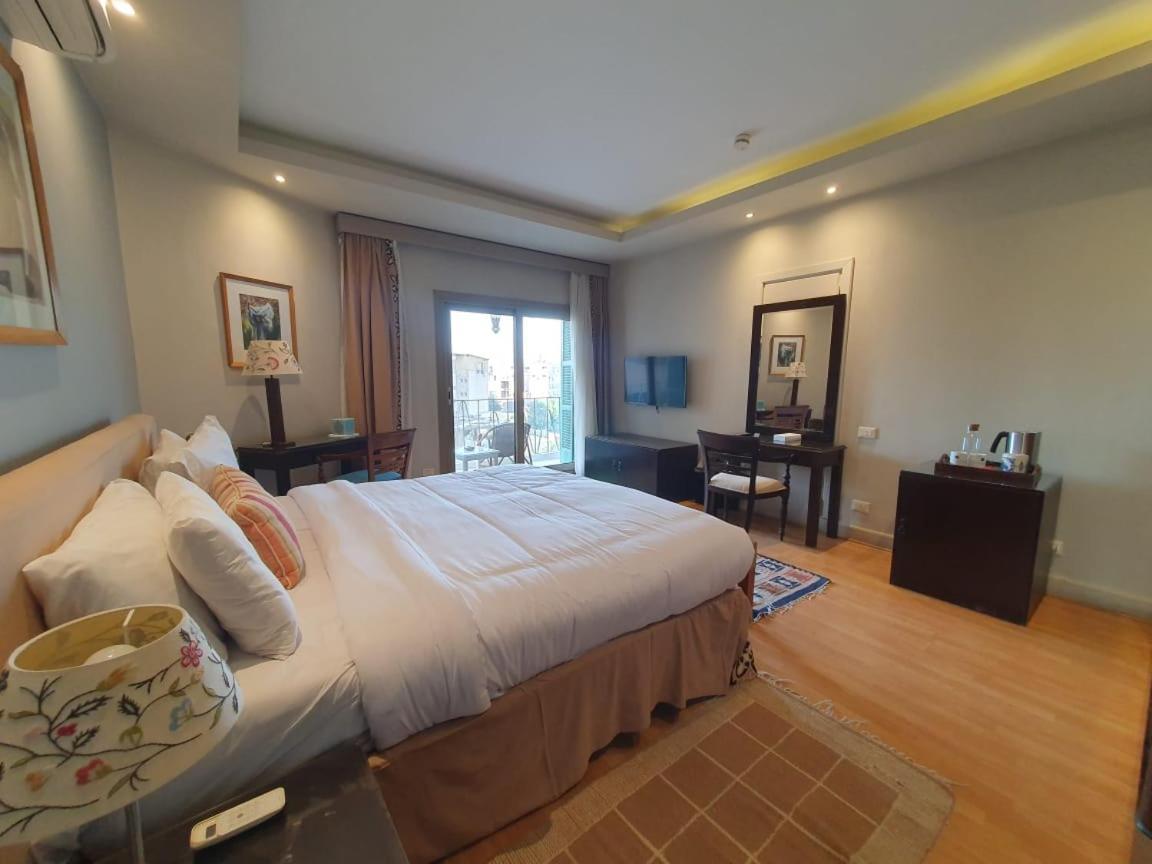 The Cosy In Zamalek Apartment